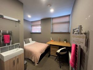 Photo 27- click for photo gallery